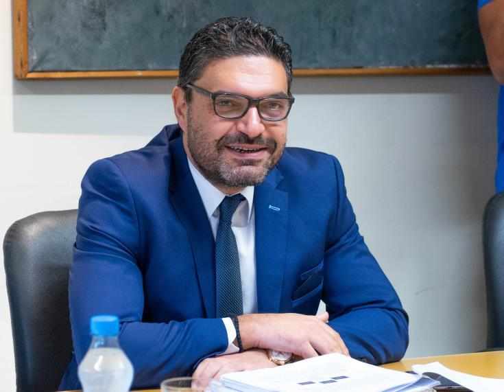 ΑΚΕΛ: Αν ο κ.Πετρίδης θέλει να εμπλακεί στην προεκλογική του Αβέρωφ, να παραιτηθεί από Υπουργός