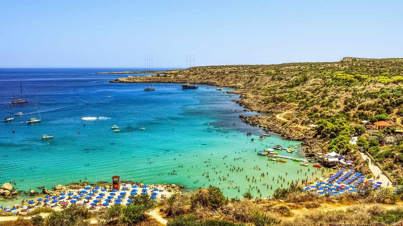Οι 112 καταλληλότερες περιοχές για κολύμβηση στην Κύπρο