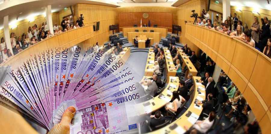 Αυξάνουν την κρατική χορηγία στα κόμματά τους