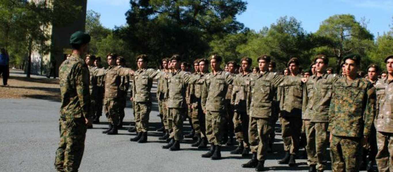 Τριψήφιοι οι αριθμοί κρουσμάτων στο στρατό