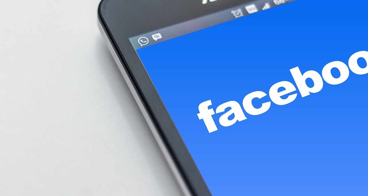 Πώς το Facebook θα σας φανερώνει τους… κρυφούς σας θαυμαστές