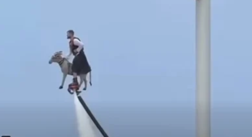 «Πετάει» ο γάιδαρος στην Κύπρο
