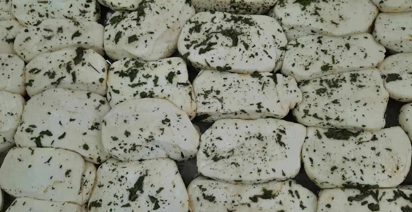 Πάμε στο χωριό, για ζεστό χαλλούμι και αναρή