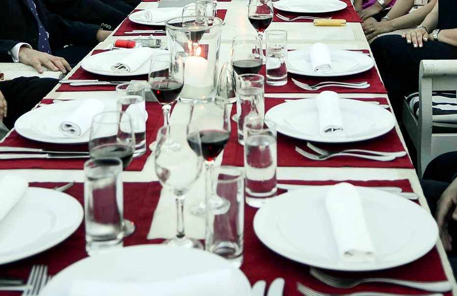 Έκαναν πάρτι αρραβώνα σε οικία