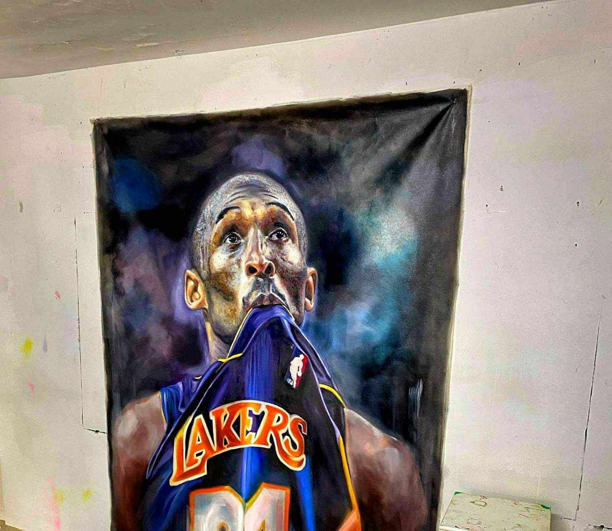 Πορτρέτο του Kobe Bryant σε κεντρικό δρόμο της Λάρνακας