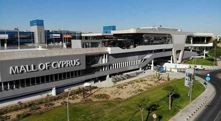 Mall of Cyprus: Επιβάλλει χρεώσεις για parking πέραν των δύο ωρών