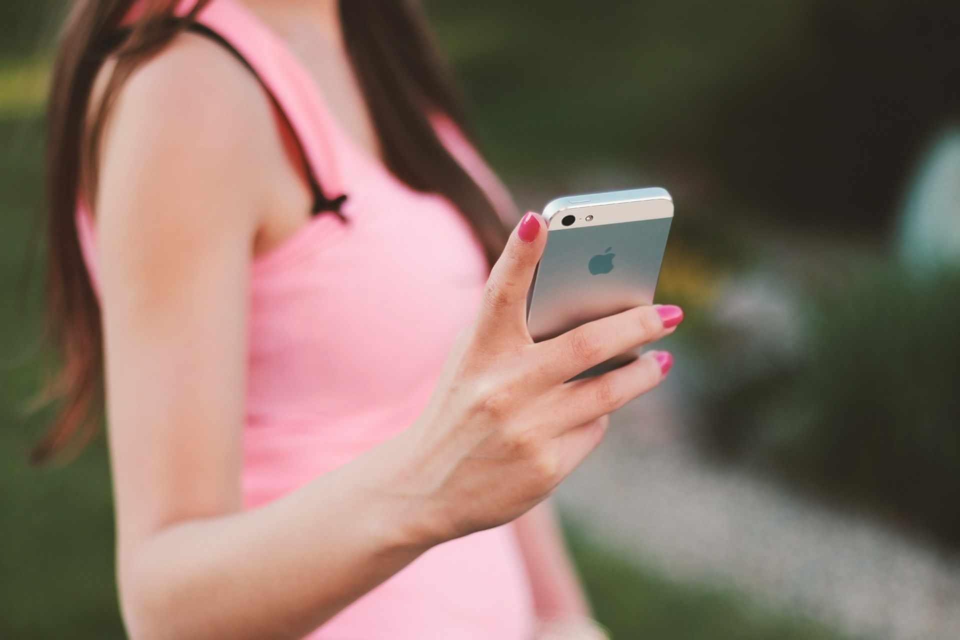 Τα smartphones μετατρέπονται σε όπλα κατά του κορωνοϊού