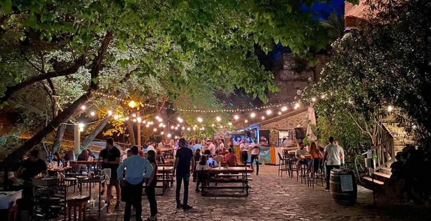 Δύο καινούρια στέκια στο βουνό που είναι must