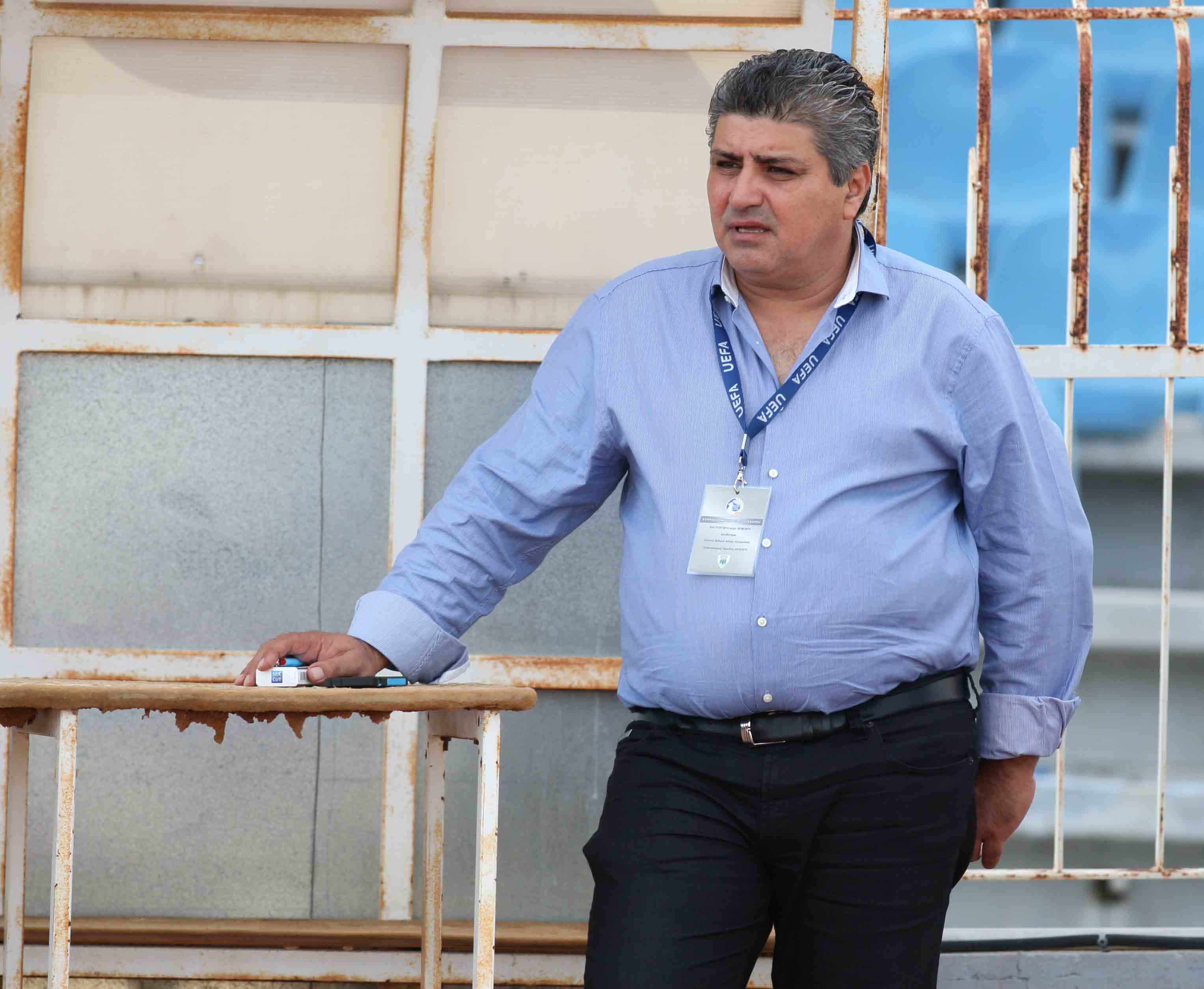 ο «Καραβίδας», ζητά παραίτηση Κούμα αλλιώς θα πει πολλά!