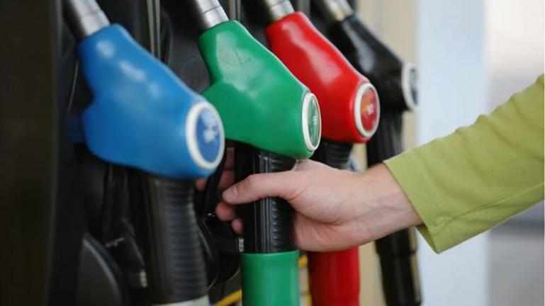 Τεράστια κέρδη για τις πετρελαϊκές από τις αυξήσεις των τιμών στα καύσιμα