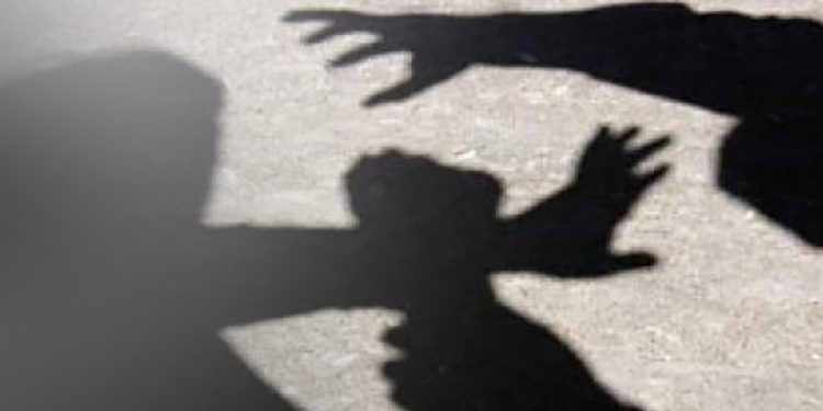 Σε σοβαρή κατάσταση ηλικιωμένος που δέχθηκε επίθεση στο μαγαζί του