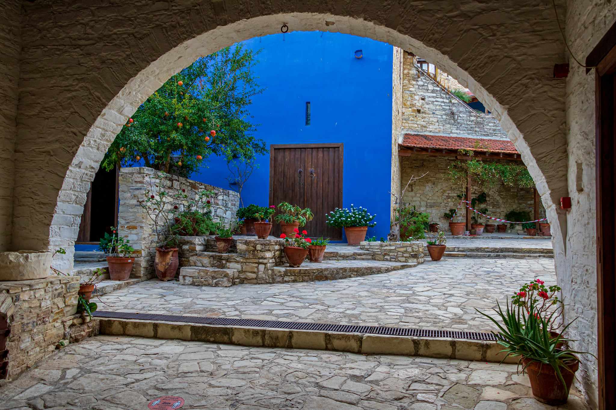 5 χωριά με γραφικά στενά για να ανακαλύψεις