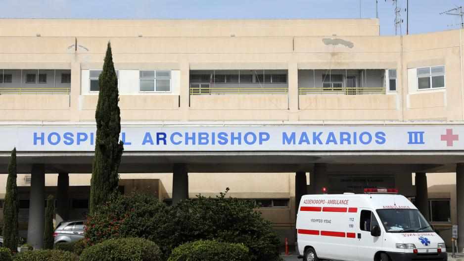 Διασωληνωμένο δίχρονο κοριτσάκι