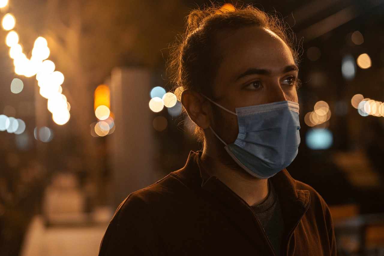 Στο φόρτε τους γρίπη και ιώσεις: «Μη στέλνετε τα παιδιά στο σχολείο, μείνετε σπίτι εάν έχετε συμπτώματα»
