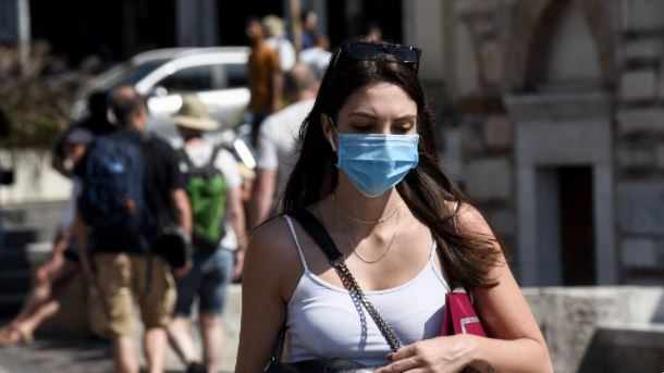 Σε πόση ώρα κολλάς κορωνοϊό αν φοράς ή δεν φοράς μάσκα
