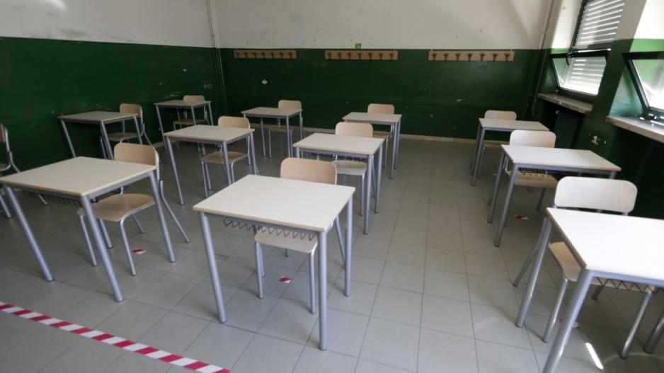 Μέχρι τέλος Αυγούστου παραδίδονται τα μονοθέσια θρανία