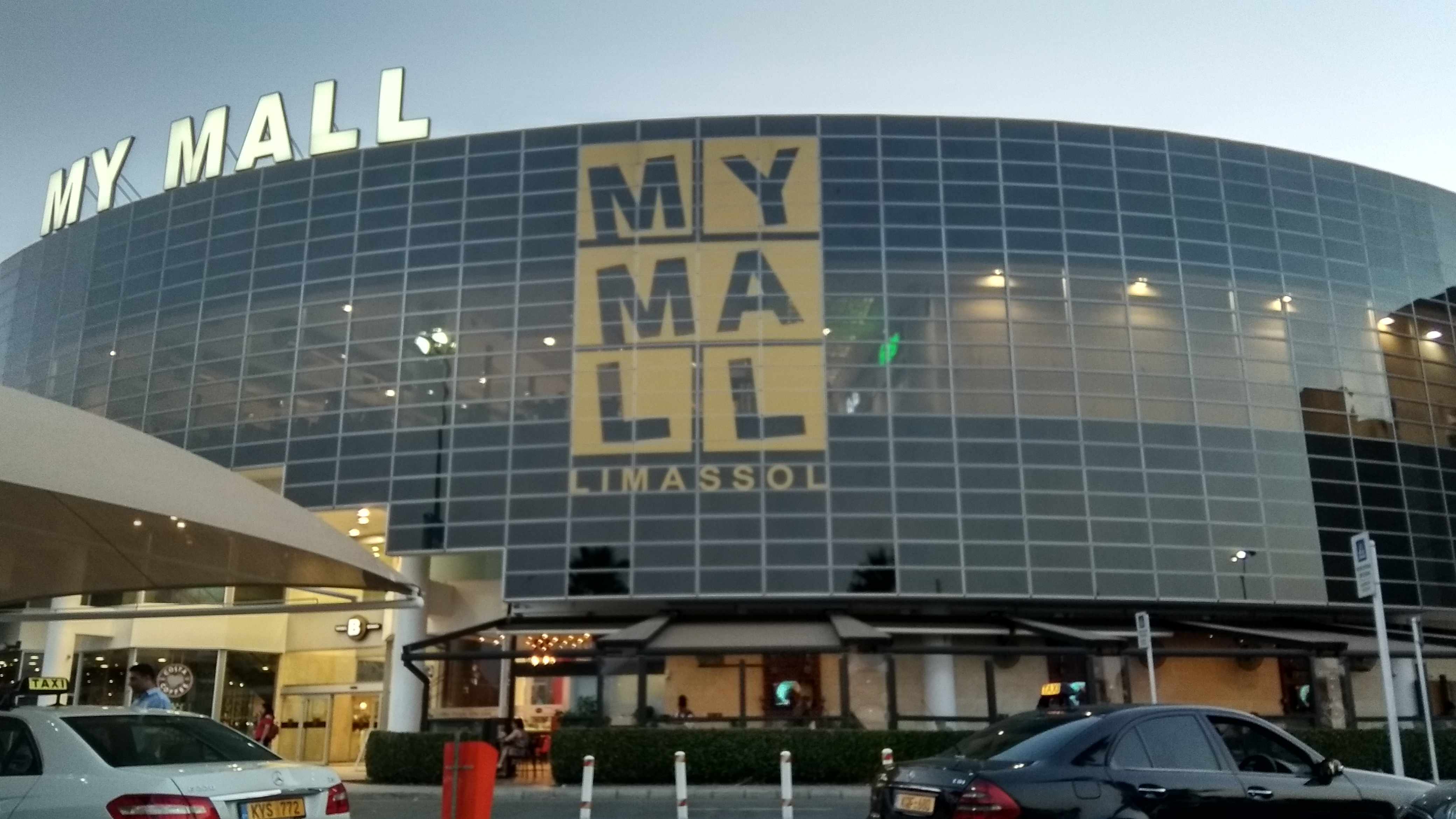 Ανοίγουν Mall και εκκλησίες;