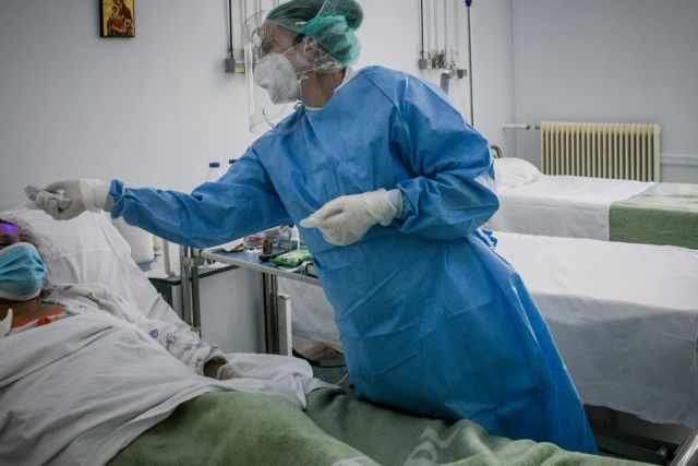 Το 31,5% των κρουσμάτων COVID-19 είναι 10-19 ετών