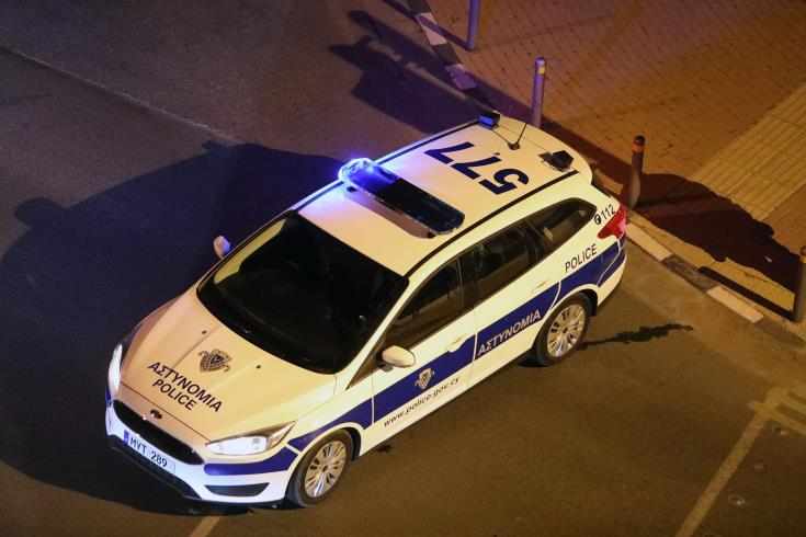 Την έβαλαν σε όχημα, την χτύπησαν και της έκλεψαν 20 ευρώ