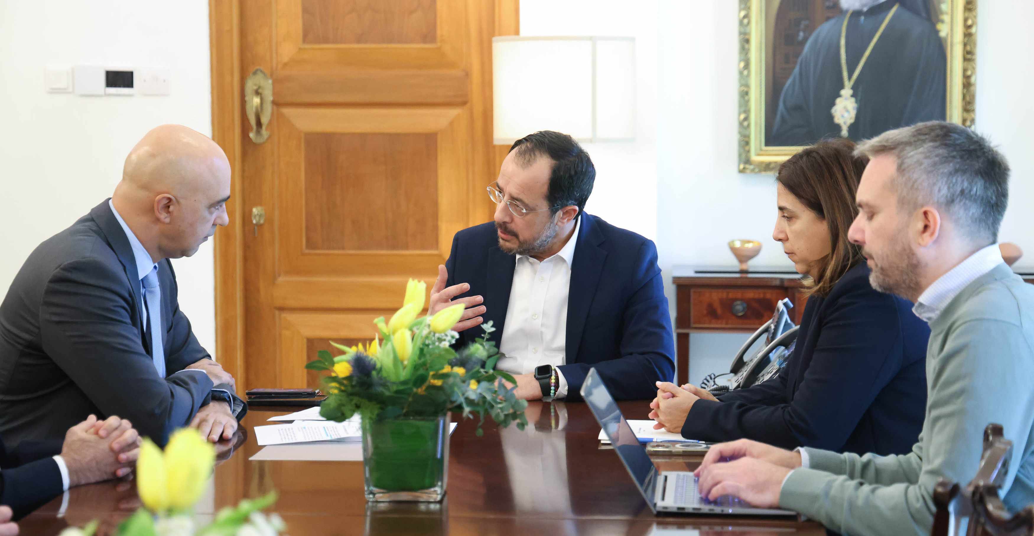 Πολύ μεγάλες εταιρείες ενδιαφέρονται για να έχουν την ευρωπαϊκή τους έδρα στην Κύπρο
