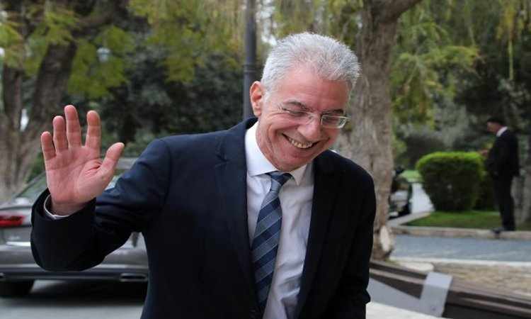 Το σχόλιο του Λούη που “σπάει κόκκαλα” για το κάπνισμα… on air του Προδρόμου
