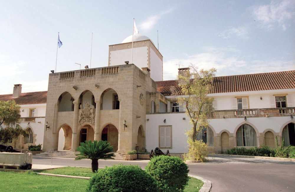 Σχέδιο χορηγίας σε εκπαιδευτικούς για ηλεκτρονικούς υπολογιστές