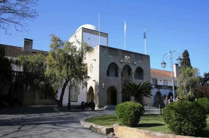 Εντοπίστηκε ύποπτη βαλίτσα έξω από το Προεδρικό