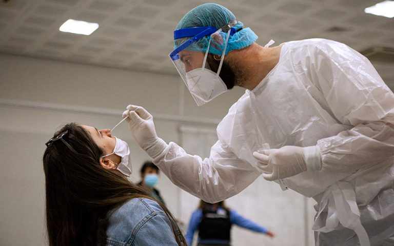 Τέλος τα τεστ κορωνοϊού από τη μύτη; (Βίντεο)