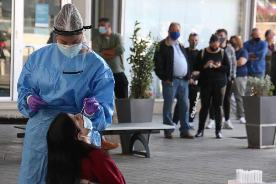 €300 πρόστιμο για όσους εργαζόμενους δεν έχουν test