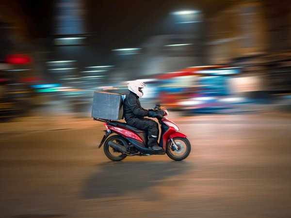 H κυπριακή κυβέρνηση απαγορεύει με διάταγμα τα ντελίβερι εν μέσω καύσωνα