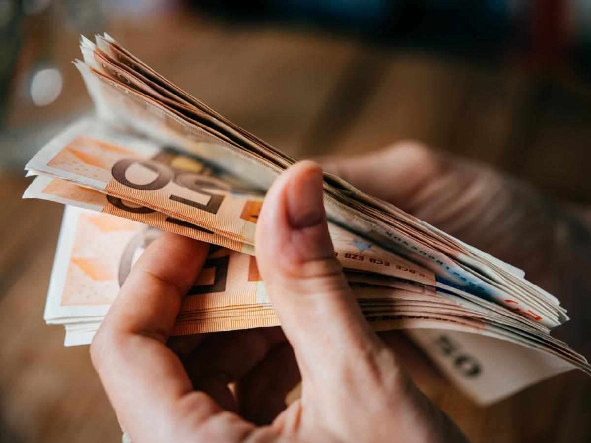 Αύξηση κατά 3,2% για μέσο ακαθάριστο μισθός το 2021