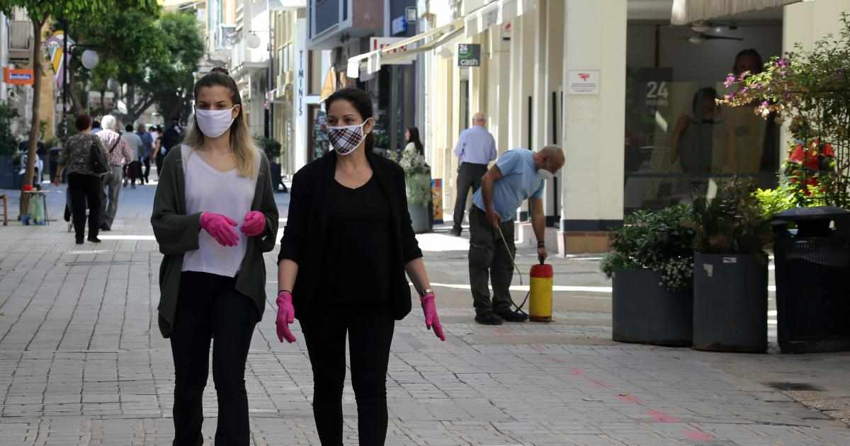 Τι ισχύει για τις συναθροίσεις σε δημόσιους και ιδιωτικούς χώρους συναθροίσεων