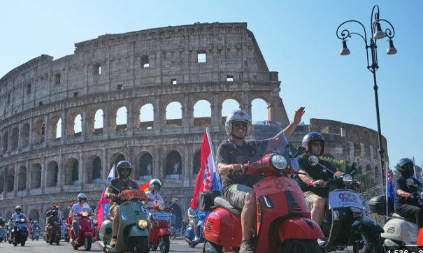 Ρώμη σε ρυθμούς Vespa