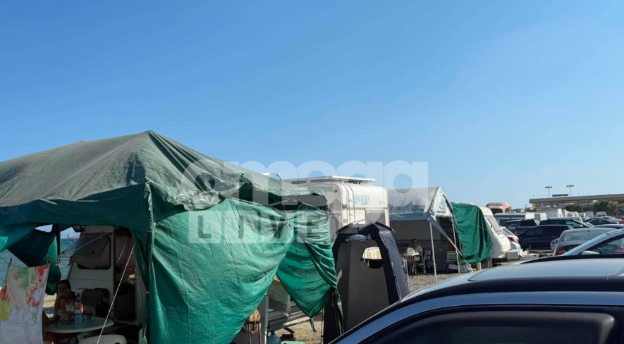 «Επιχείρηση-σκούπα» στις παραλίες της Λάρνακας
