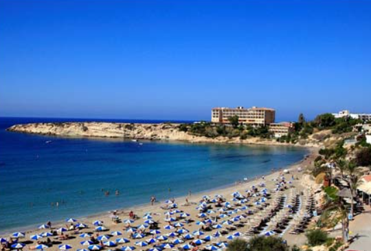 Η Coral Bay χάνει την άμμο της