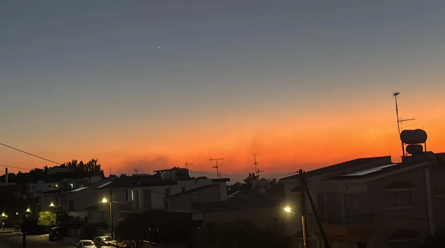 Φωτιές και βεγγαλικά σε σχολεία της Λευκωσίας
