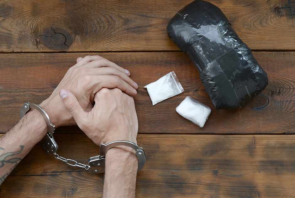 Οδηγούσε υπό την επήρεια ουσιών και έχοντας πάνω του ναρκωτικά