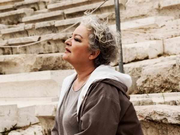 Η σπουδαία ερμηνεύτρια Τάνια Τσανακλίδου έρχεται στην Κύπρο για να μας χαρίσει δύο μοναδικές μουσικές βραδιές..