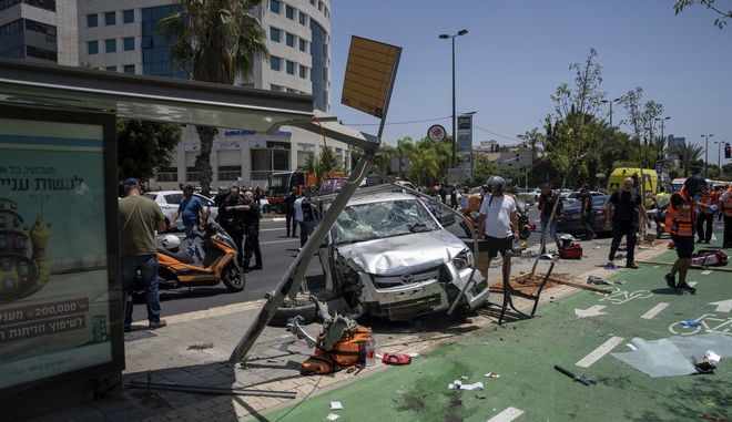 Αυτοκίνητο έπεσε πάνω σε πεζούς στο Τελ Αβίβ