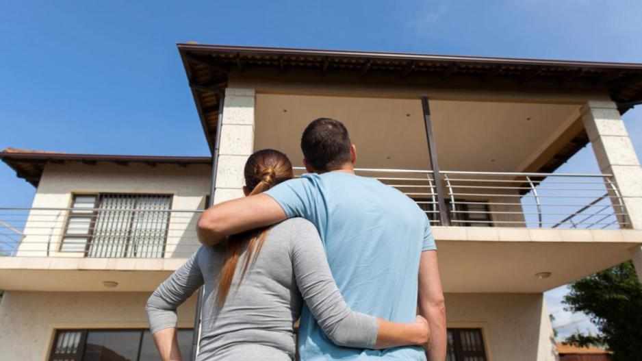 Όνειρο απατηλό η στέγαση για νέα ζευγάρια
